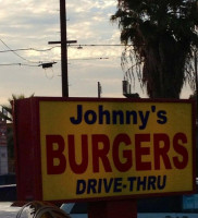 Johnny's Burgers outside