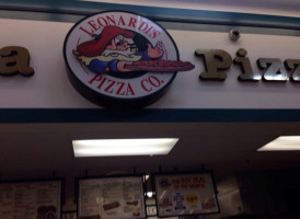 Leonardi's Pizza inside