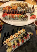 Sushi House food