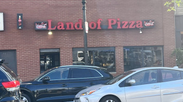 Land Of Pizza outside