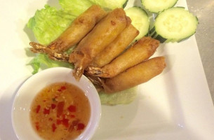 Thai Cuisine Xpress food