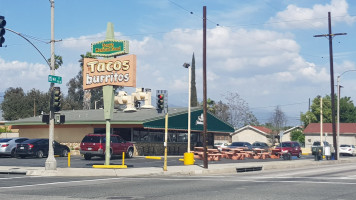 Tony's Mexican Food outside