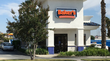 Baker's Drive-thru outside