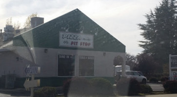 Pizza Pitt Stop outside