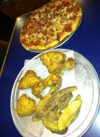 Rusty's Pizza Parlor food