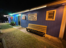 Blue Crab Tavern outside