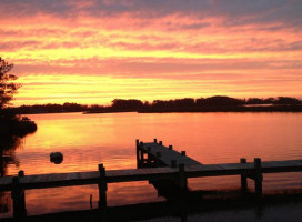 Blue Crab Tavern outside