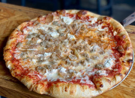 Aldo's Pizza Pies food