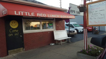 Little Red Lunch Box Cafe outside