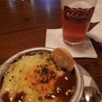 Schuler's Pub food