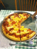 Jolly Roger's Pizzeria food