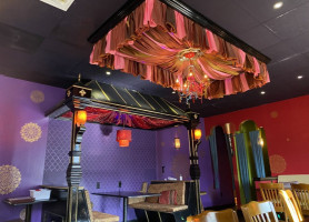 Sophi's Mediterranean Cafe, Market Hookah Lounge inside