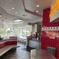 In-n-out Burger inside