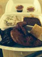 Pig Park Bbq food