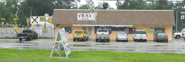 Trax Grill outside