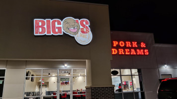 Big O's Pork Dreams outside