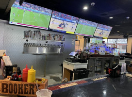 The Basement Sports Grill food