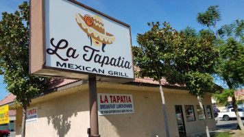 La Tapatia Mexican Grill outside