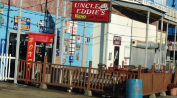 Uncle Eddie's Oceanside Tavern outside