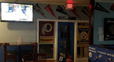 Val's Sports Grill inside