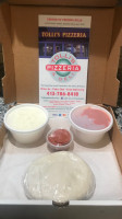 Tolli’s Pizzeria Deli food