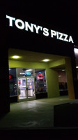 Tony's Pizza food