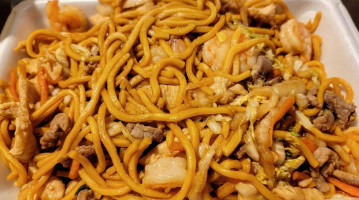 Hunan Wok Carry Out food