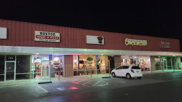 Boston House Of Pizza outside