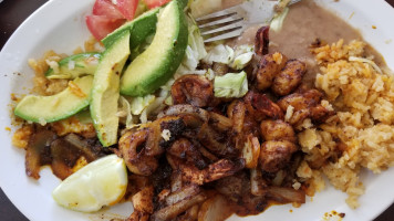 El Lago Mariscos food