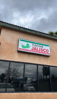 Tacos Jalisco outside