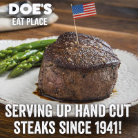 Doe's Eat Place food