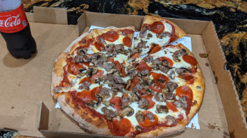 Carlo's Pizzeria food