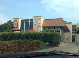 Kraverz Frozen Custard outside