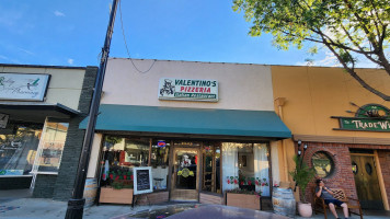 Valentino's Pizzeria Italian food