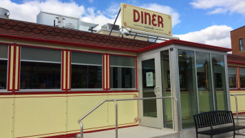 Swan Street Diner outside