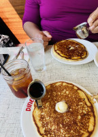 Swan Street Diner outside