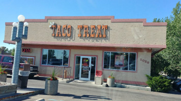 Taco Treat outside