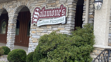 Salamone's Italian Pizzeria food