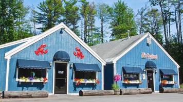 Ray's Lobster Landing outside