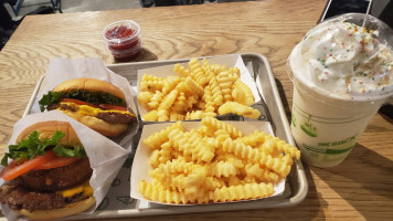 Shake Shack Fulton Transit Ctr Manhattan food