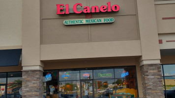 El Canelo outside