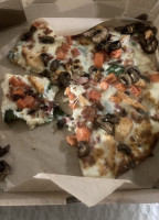 Mackenzie River Pizza Co. food