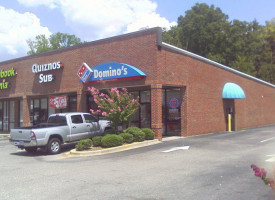 Domino's Pizza outside