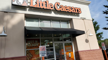 Little Caesars Pizza food