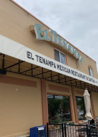 El Tenampa inside