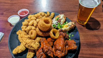 Downtown Rookies Sports Grill food