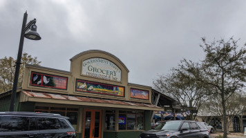 Government Street Grocery outside