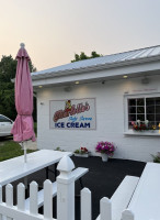 Charlotte's Ice Cream inside