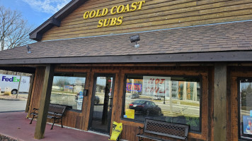 Goldcoast Subs outside