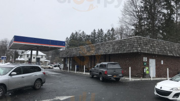 Cumberland Farms outside